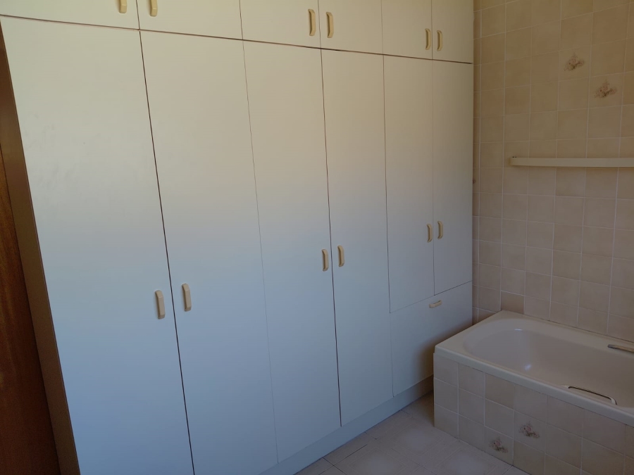 4 Bedroom Property for Sale in Bothasrus Eastern Cape